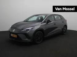 Grijs, metallic lak Gebruikt 2022 MG MG4 EV Hatchback | € 17.995 (Eerlijke prijs)