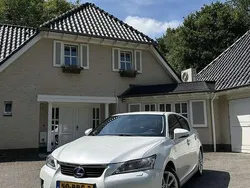 Wit Gebruikt 2011 Lexus CT200h Hatchback | € 9.495 (Eerlijke prijs)