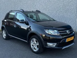 Zwart Gebruikt 2016 Dacia Sandero Lauréate Hatchback | € 10.850 (Eerlijke prijs)