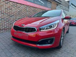 Rood Gebruikt 2017 Kia Ceed Sedan | € 11.500 (Iets duurder)