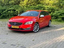 Rood Gebruikt 2014 Volvo V60 Stationwagen | € 7.350 (Eerlijke prijs)