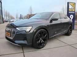 Grijs, metallic lak Gebruikt 2022 Audi e-tron Sportback Advanced SUV | € 44.947 (Super prijs)