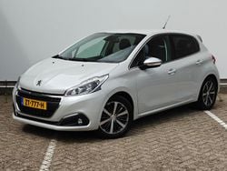 Wit Gebruikt 2019 Peugeot 208 Allure Hatchback | € 13.895 (Eerlijke prijs)