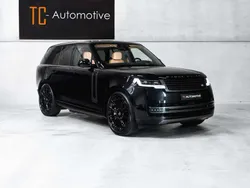 Zwart, metallic lak Gebruikt 2024 Land Rover Range Rover SE SUV | € 155.000 (Eerlijke prijs)
