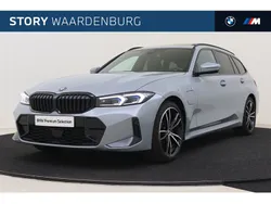 Grijs Gebruikt 2024 BMW 330e Executive Stationwagen | € 59.950 (Iets duurder)