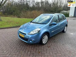 Blauw Gebruikt 2010 Renault Clio GrandTour Collection Stationwagen | € 2.199 (Eerlijke prijs)