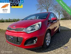 Rood Gebruikt 2014 Kia Rio Hatchback | € 6.495 (Goede deal)