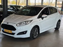 Wit Gebruikt 2017 Ford Fiesta ST-Line Hatchback | € 12.490 (Eerlijke prijs)