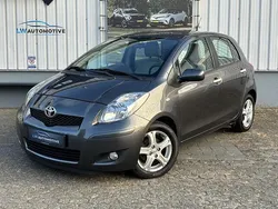 Grijs, metallic lak Gebruikt 2010 Toyota Yaris Limited Hatchback | € 4.945 (Eerlijke prijs)