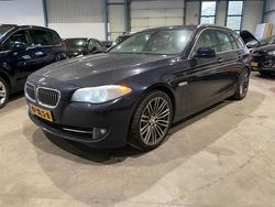 Blauw Gebruikt 2012 BMW 520 Executive Stationwagen | € 4.500