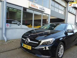 Zwart Gebruikt 2017 Mercedes A180 Ambition Hatchback | € 16.250 (Eerlijke prijs)