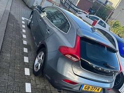 Grijs Gebruikt 2015 Volvo V40 Momentum Stationwagen | € 11.000 (Eerlijke prijs)