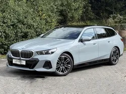 Grijs Gebruikt 2025 BMW 520 M Sport Stationwagen | € 65.900