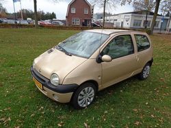 Geel (metallic) Gebruikt 2003 Renault Twingo Hatchback | € 898 (Eerlijke prijs)