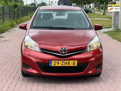 Rood Gebruikt 2012 Toyota Yaris Hatchback | € 7.980 (Eerlijke prijs)