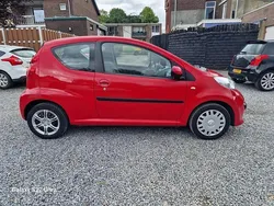 Rood Gebruikt 2005 Peugeot 107 Hatchback | € 1.700 (Eerlijke prijs)