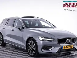 Grijs, metallic lak Gebruikt 2024 Volvo V60 Plus Stationwagen | € 42.900 (Goede deal)