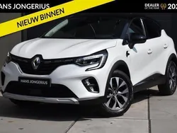 Twotone blanc nacré / noir et Gebruikt 2020 Renault Captur Intens SUV | € 18.949 (Eerlijke prijs)