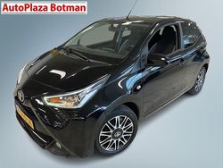 Zwart Gebruikt 2020 Toyota Aygo Hatchback | € 12.950 (Iets duurder)