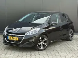Zwart Gebruikt 2018 Peugeot 208 Active Hatchback | € 9.998 (Eerlijke prijs)