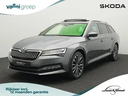 Grijs Gebruikt 2023 Skoda Superb LAURIN & KLEMENT Stationwagen | € 34.400 (Iets duurder)