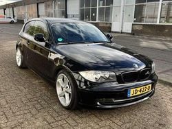 Zwart Gebruikt 2010 BMW 116 Hatchback | € 4.900 (Eerlijke prijs)