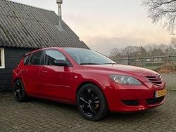 Rood Gebruikt 2006 Mazda 3 Touring Hatchback | € 2.300 (Eerlijke prijs)
