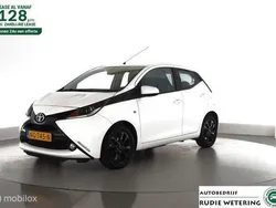Wit Gebruikt 2017 Toyota Aygo X-play Hatchback | € 7.750 (Goede deal)