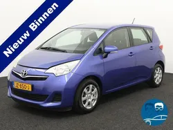 Blauw Gebruikt 2012 Toyota Verso-S Comfort MPV | € 8.450 (Eerlijke prijs)