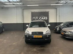 Grijs, metallic lak Gebruikt 2006 Hyundai Tucson Dynamiq SUV | € 3.450 (Eerlijke prijs)