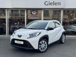Wit Gebruikt 2022 Toyota Aygo X Play SUV | € 15.700