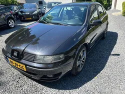 Zwart, metallic lak Gebruikt 2002 Seat Leon Stella Hatchback | € 1.250 (Eerlijke prijs)