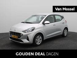 Grijs, metallic lak Gebruikt 2022 Hyundai i10 Comfort Hatchback | € 12.940 (Eerlijke prijs)