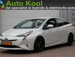 Wit Gebruikt 2016 Toyota Prius Hatchback | € 15.925 (Eerlijke prijs)
