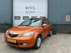 Oranje Gebruikt 2003 Mazda 2 Exclusive MPV | € 990 (Goede deal)