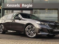 Grijs Gebruikt 2025 BMW 520 M Sport Stationwagen | € 61.950 (Eerlijke prijs)