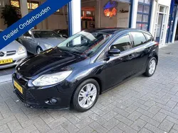 Zwart Gebruikt 2014 Ford Focus Titanium Hatchback | € 7.899 (Eerlijke prijs)
