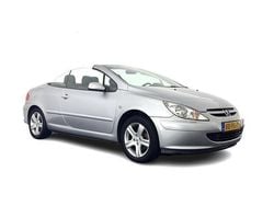 Grijs (metallic) Gebruikt 2004 Peugeot 307 CC Cabriolet | € 1.845 (Goede deal)