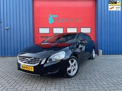 Zwart, metallic lak Gebruikt 2011 Volvo V60 Kinetic Stationwagen | € 6.450 (Eerlijke prijs)
