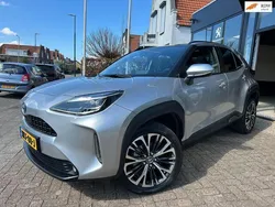 Grijs Gebruikt 2023 Toyota Yaris Cross Executive SUV | € 26.950 (Goede deal)