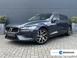 Blauw Gebruikt 2018 Volvo V60 Momentum Stationwagen | € 20.900