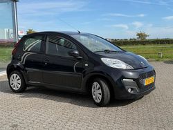 Zwart Gebruikt 2012 Peugeot 107 Active Hatchback | € 2.950 (Eerlijke prijs)