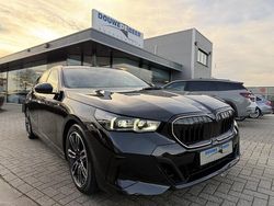 Zwart Gebruikt 2024 BMW 530e M Sport Stationwagen | € 65.950