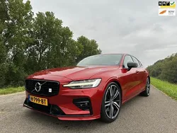 Oranje Gebruikt 2020 Volvo S60 R-Design Sedan | € 27.949 (Duur)