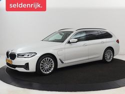 Wit (metallic) Gebruikt 2021 BMW 530e Executive Stationwagen | € 27.900 (Super prijs)