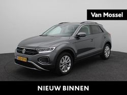 Grijs Gebruikt 2024 VW T-Roc Edition SUV | € 29.900 (Iets duurder)