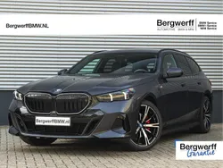 Grijs Gebruikt 2024 BMW 530 M Sport Stationwagen | € 63.875