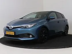 Blauw metallic Gebruikt 2016 Toyota Auris Limited Hatchback | € 15.945 (Eerlijke prijs)