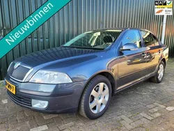 Grijs, metallic lak Gebruikt 2008 Skoda Octavia Tour Hatchback | € 2.490 (Goede deal)