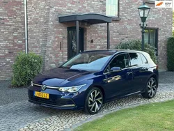 Blauw Gebruikt 2020 VW Golf VII Style Hatchback | € 19.900 (Eerlijke prijs)